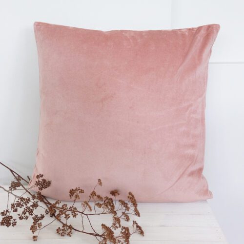 Sisustustyyny samettia vanharoosa