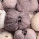 Koristetyyny jossa etupuolella hauskoja palloja - LIGHT & LIVING GALIC 60x30 cm.