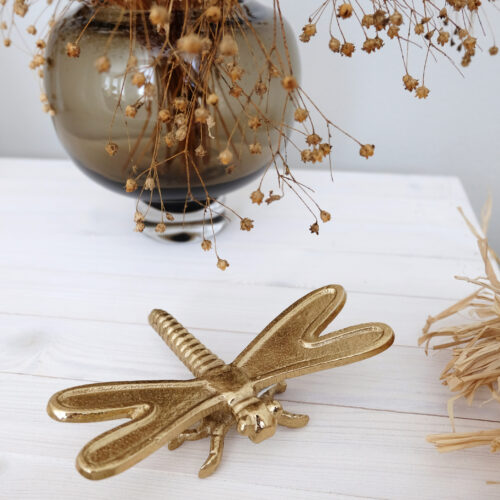 Pöytäkoriste sudenkorento metallia kulta