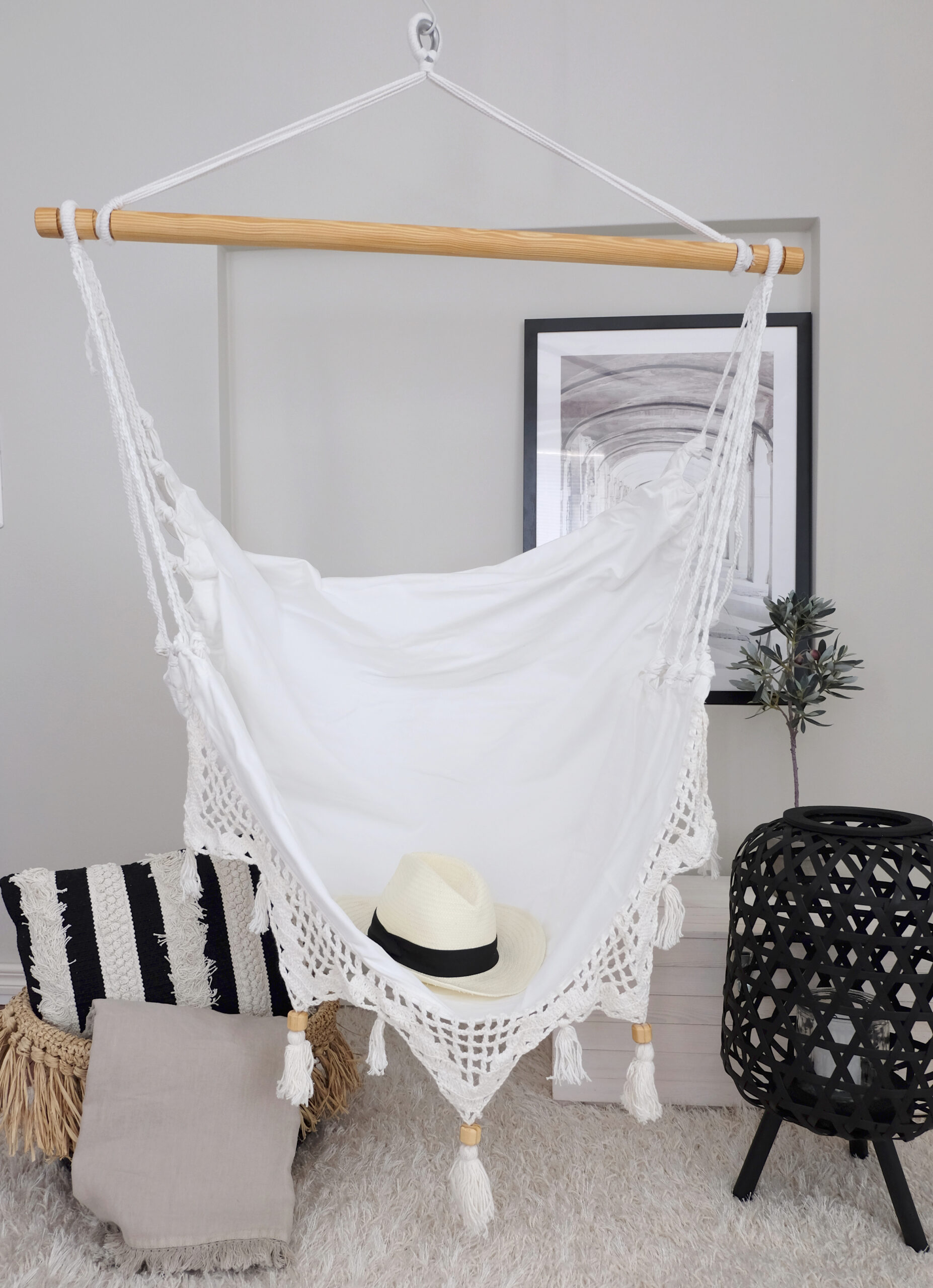 Riipputuoli valkoinen