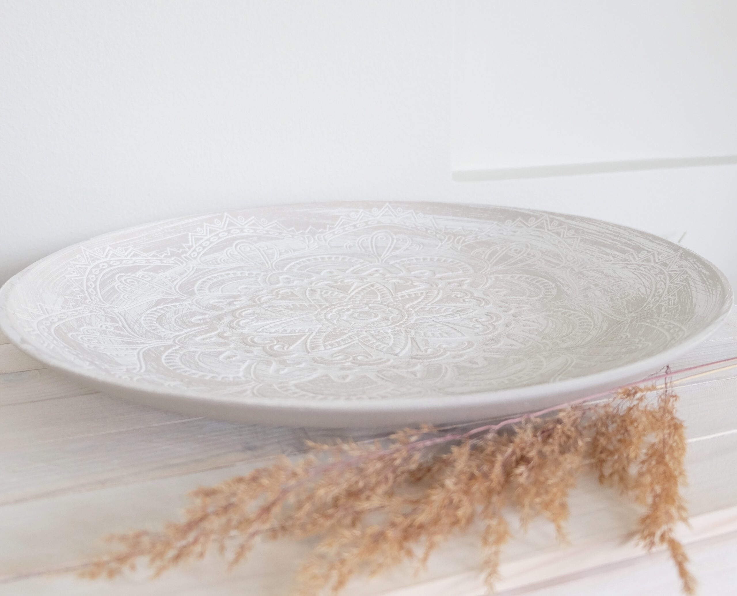 Tarjotin luonnonvalkoinen halk. 40 cm kuvioitu