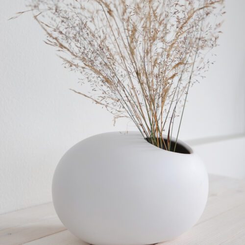 Maljakko ovaali valkoinen mattapintainen