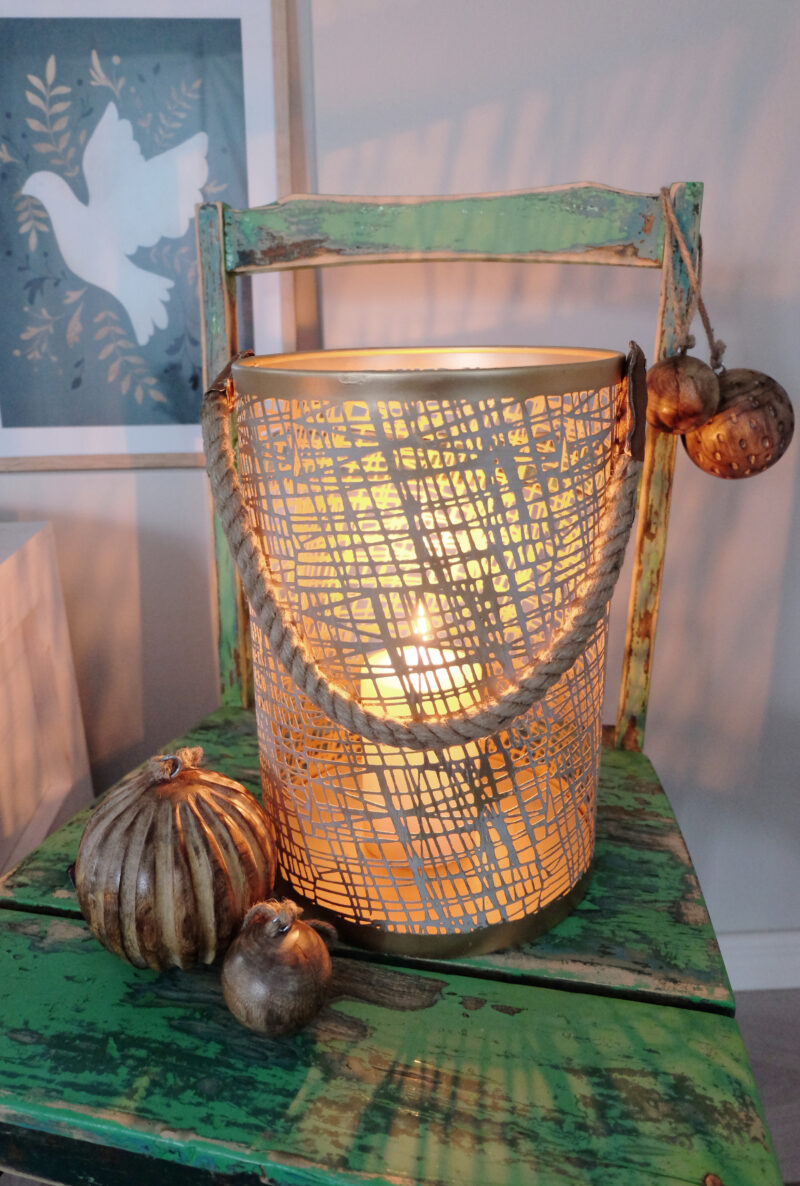 Kynttilälyhty metallia kulta