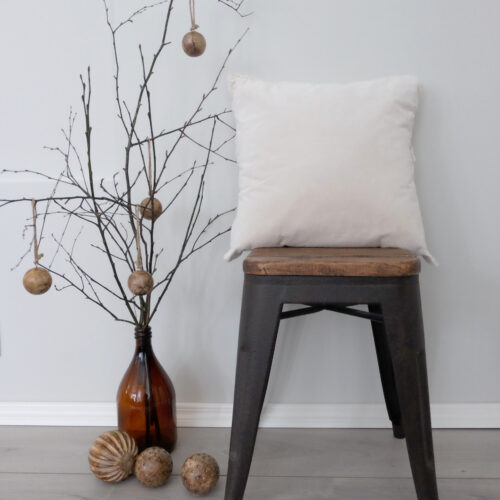 Luonnonvalkoinen sisustustyyny