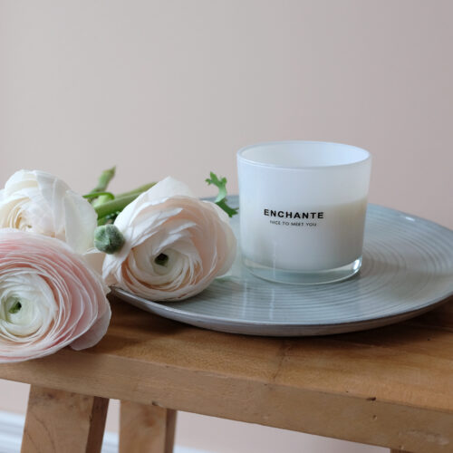 Valkoinen tuoksukynttilä