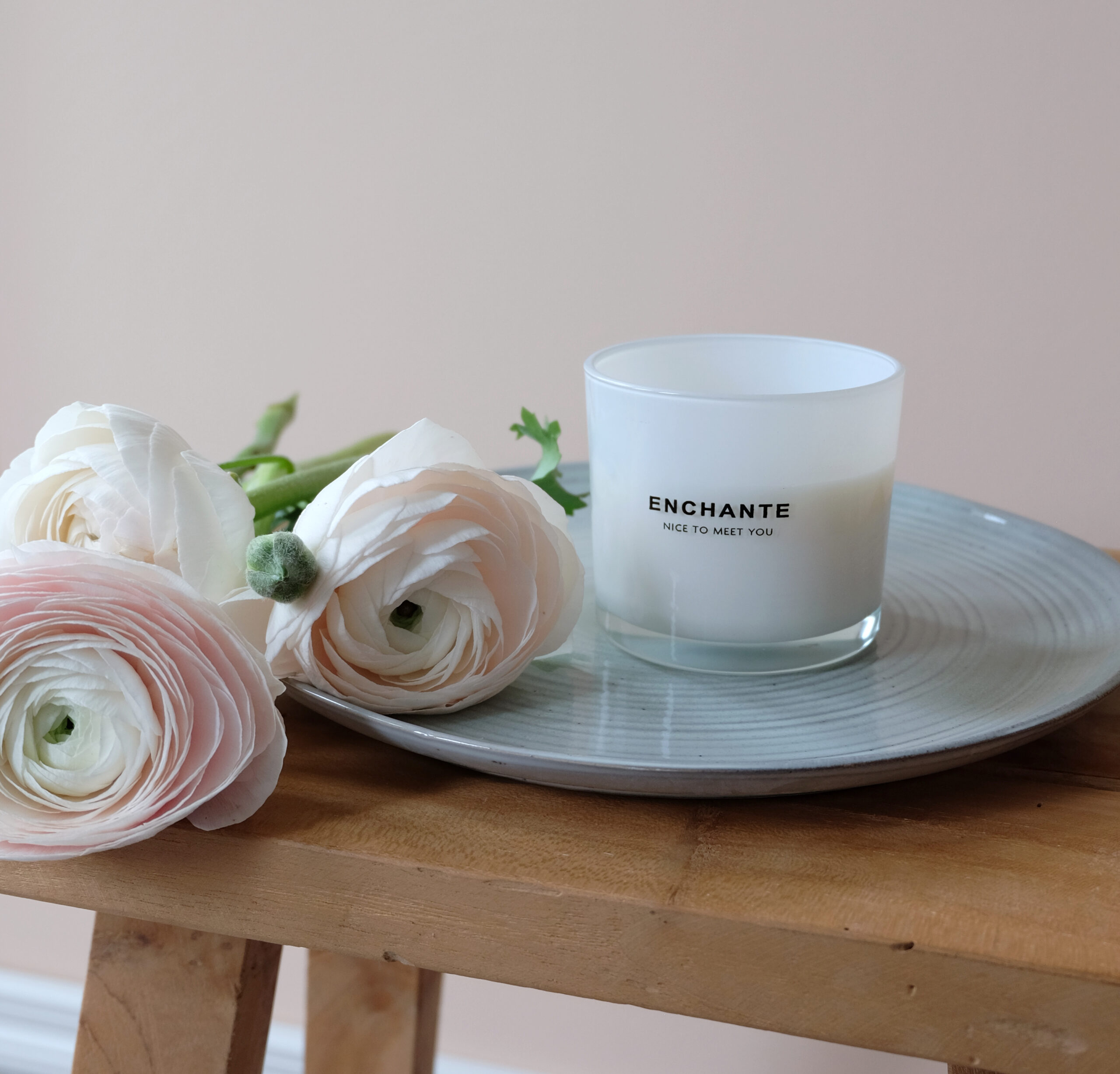 Valkoinen tuoksukynttilä