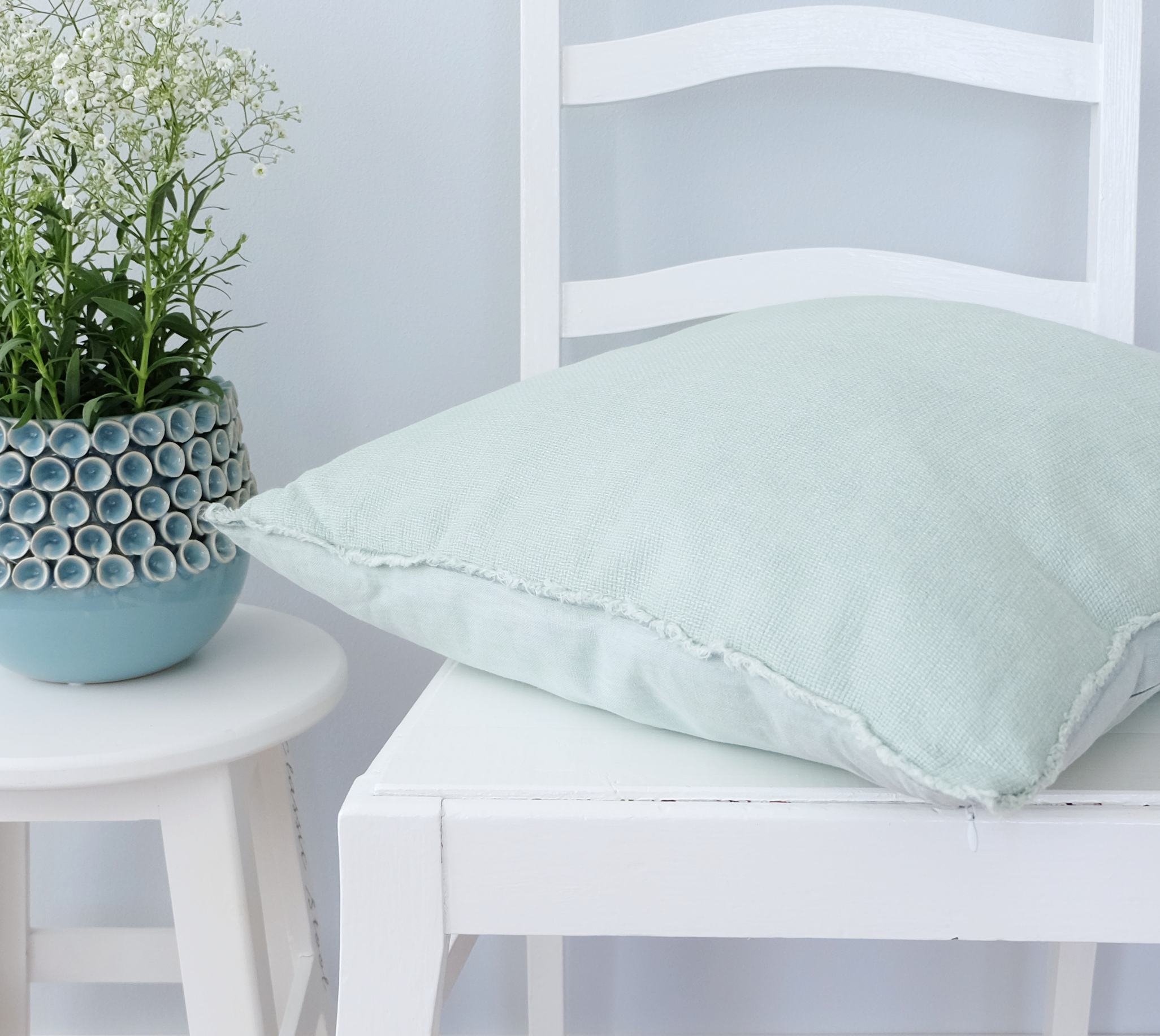 Vaaleanvihreä sisustustyyny pellavaa