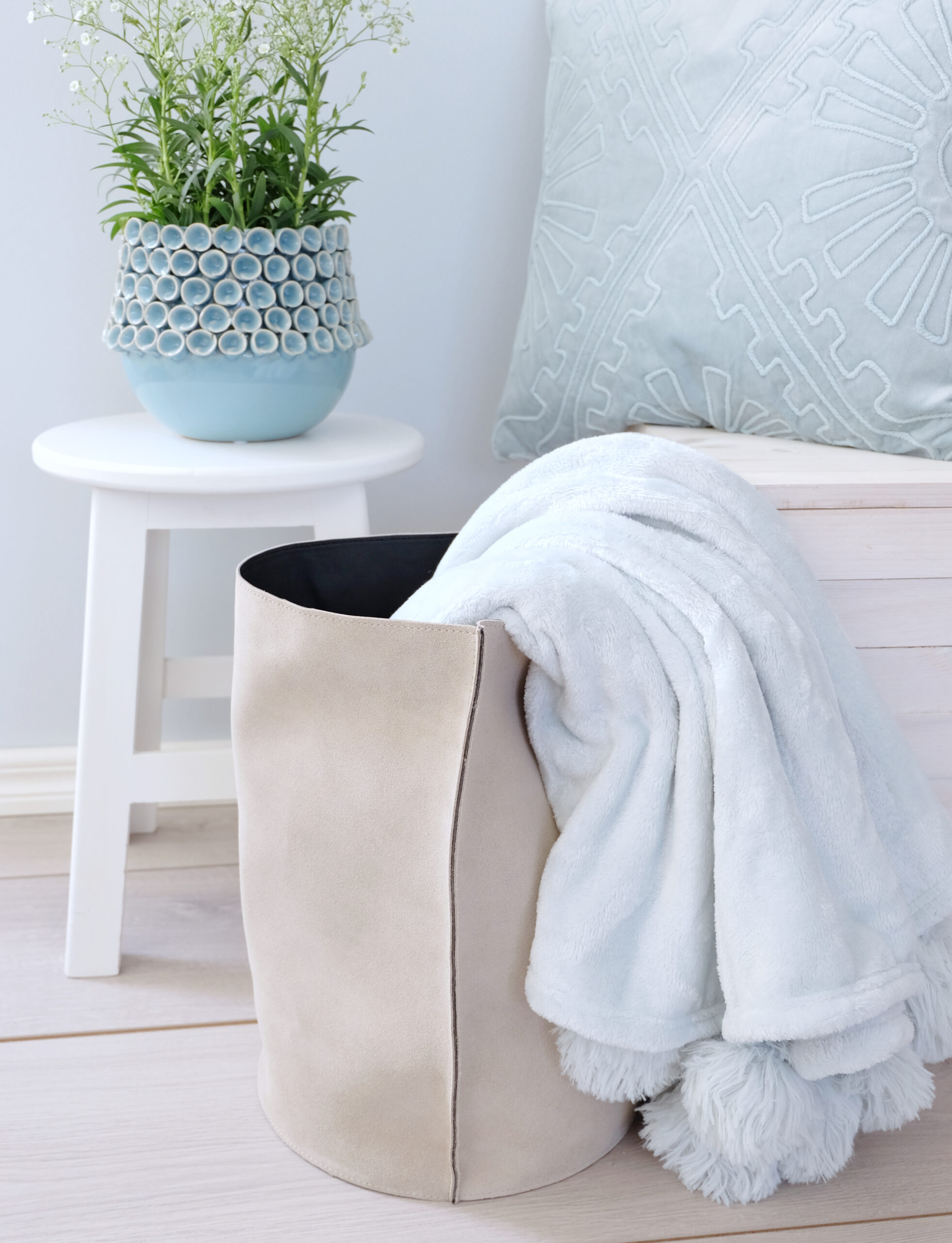 Säilytyskori beige nahkaa