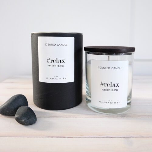 Tuoksukynttilä valkoinen musta puinen kansi Relax The Olphactory