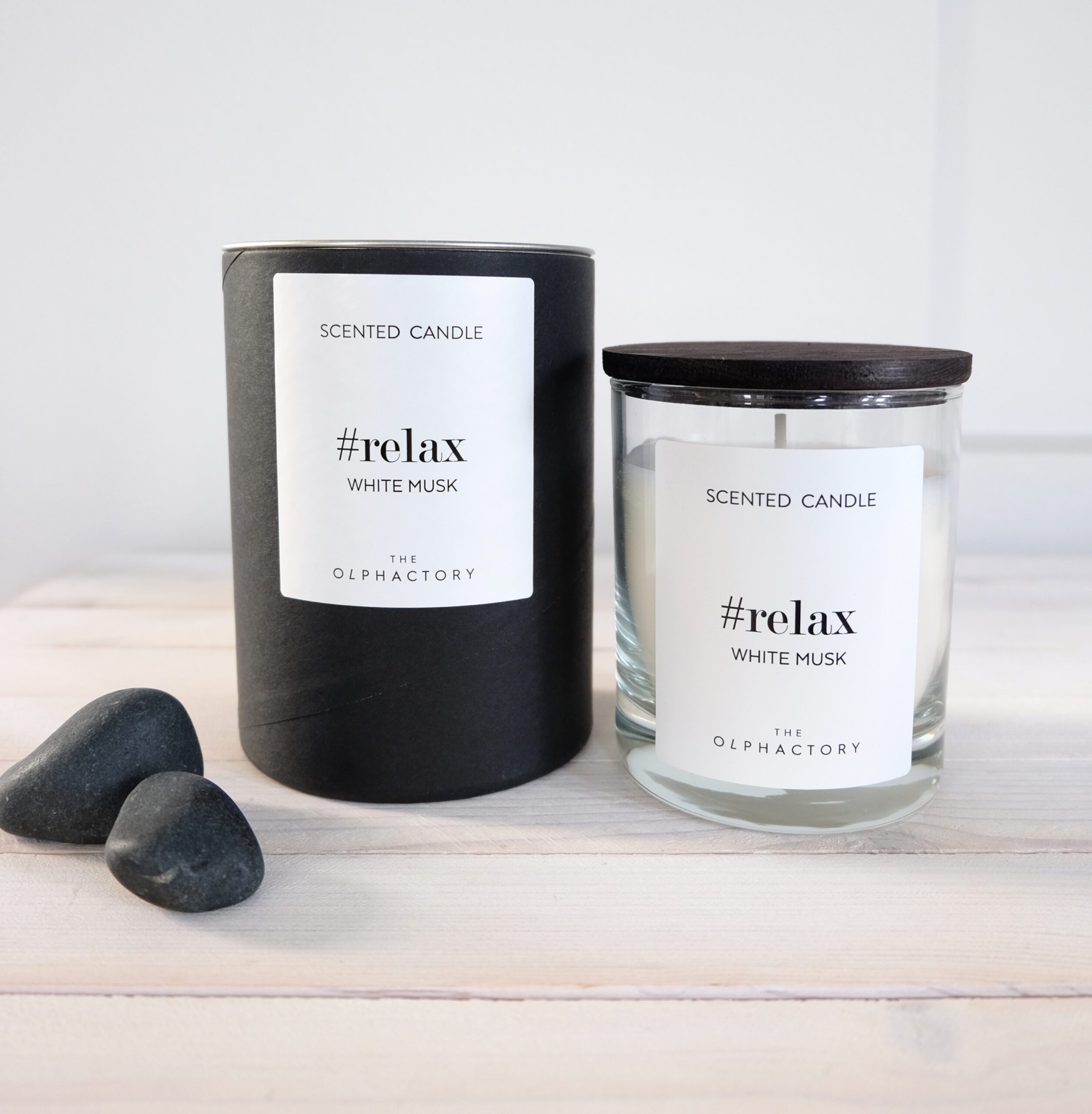 Tuoksukynttilä valkoinen musta puinen kansi Relax The Olphactory