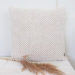 Luonnonvalkoinen sisustustyyny