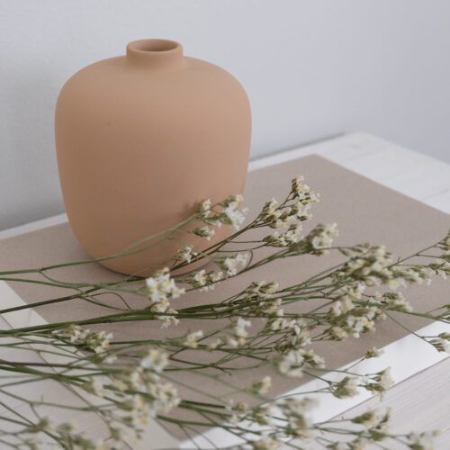 Beige keraaminen maljakko