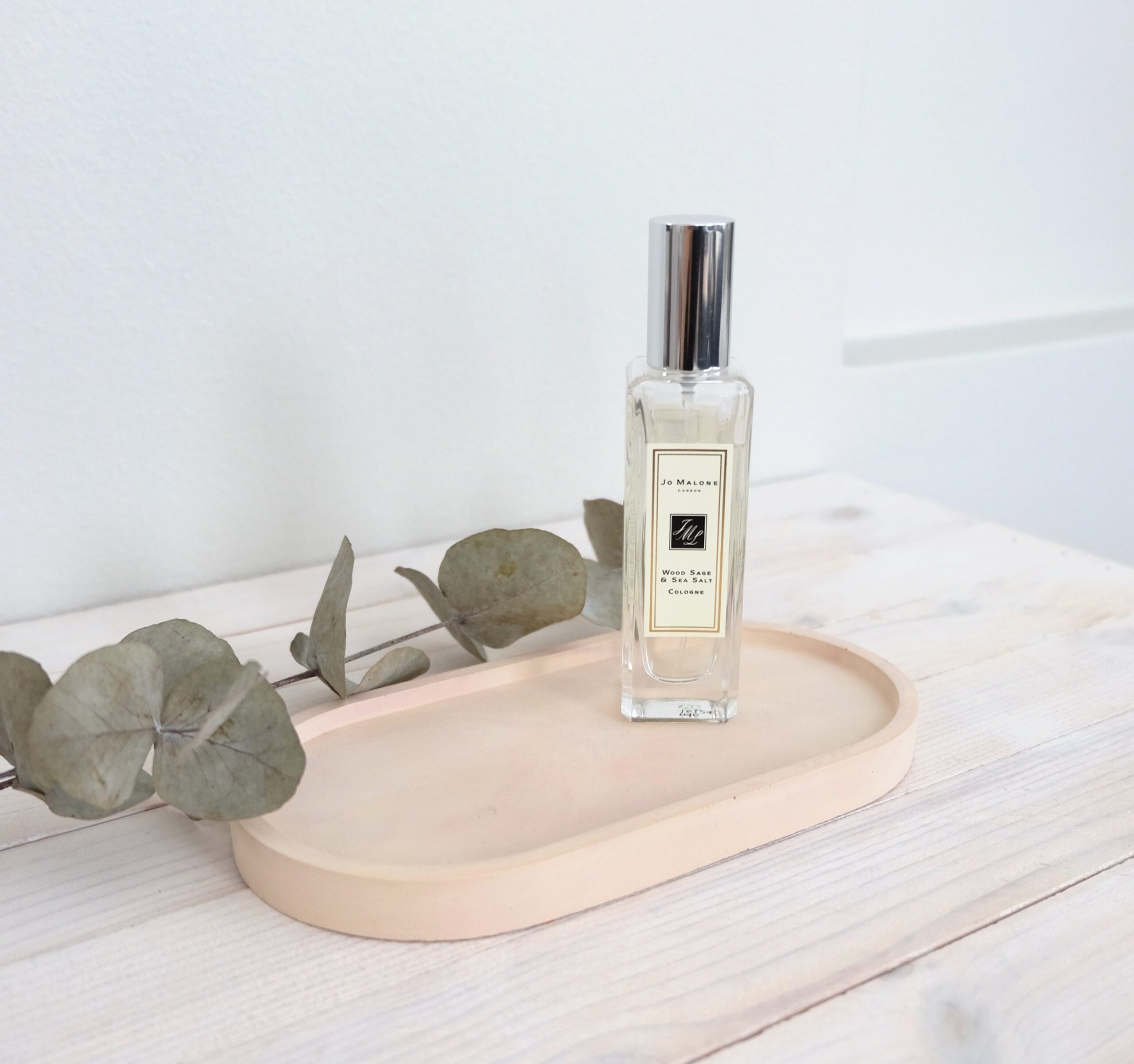 Beige pieni alusta tarjotin