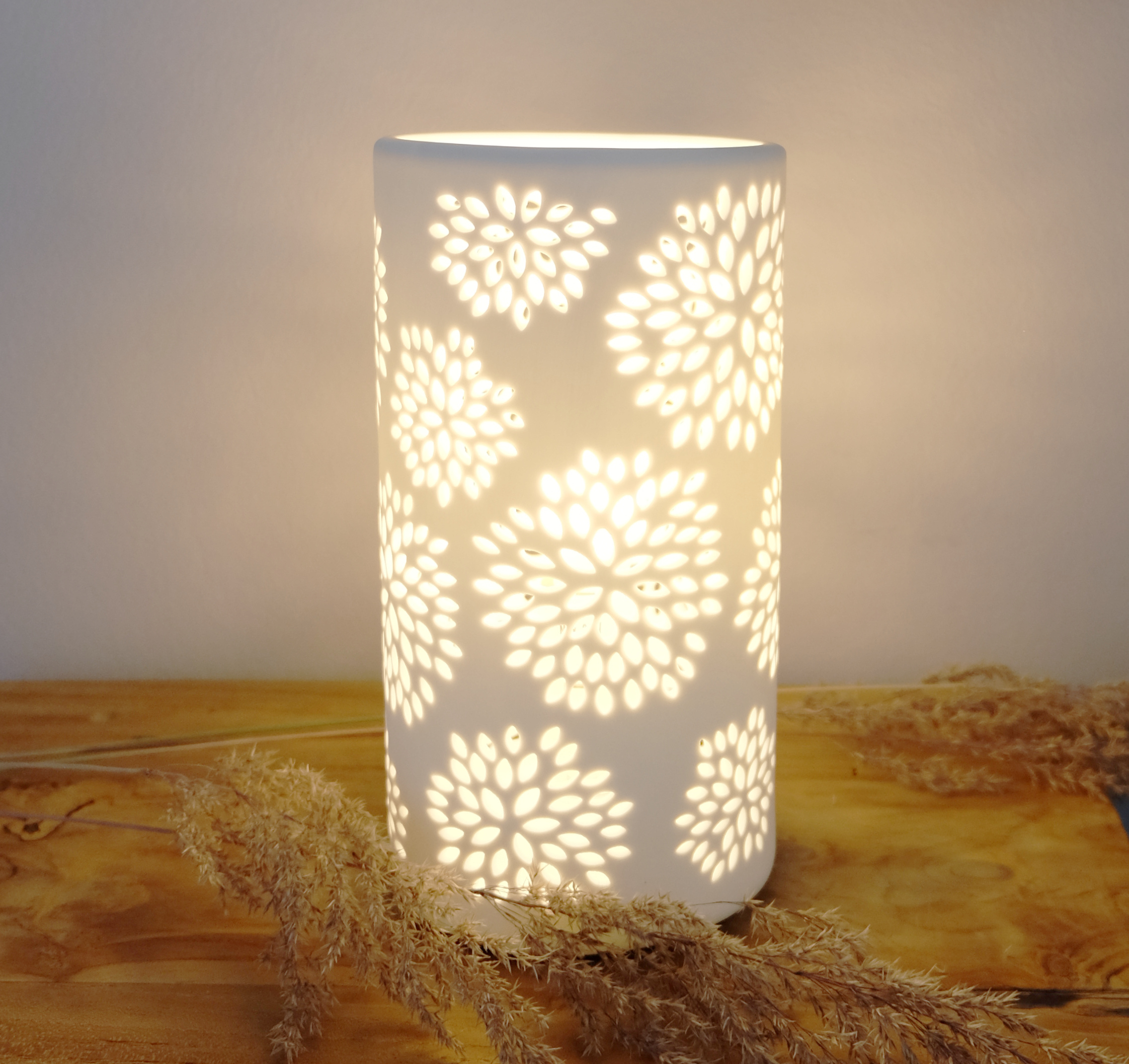 Pöytävalaisin kukkakuvio bloom valkoinen keramiikka