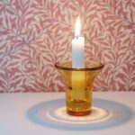 Ruskea kynttilänjalka lasia kruunukynttilälle