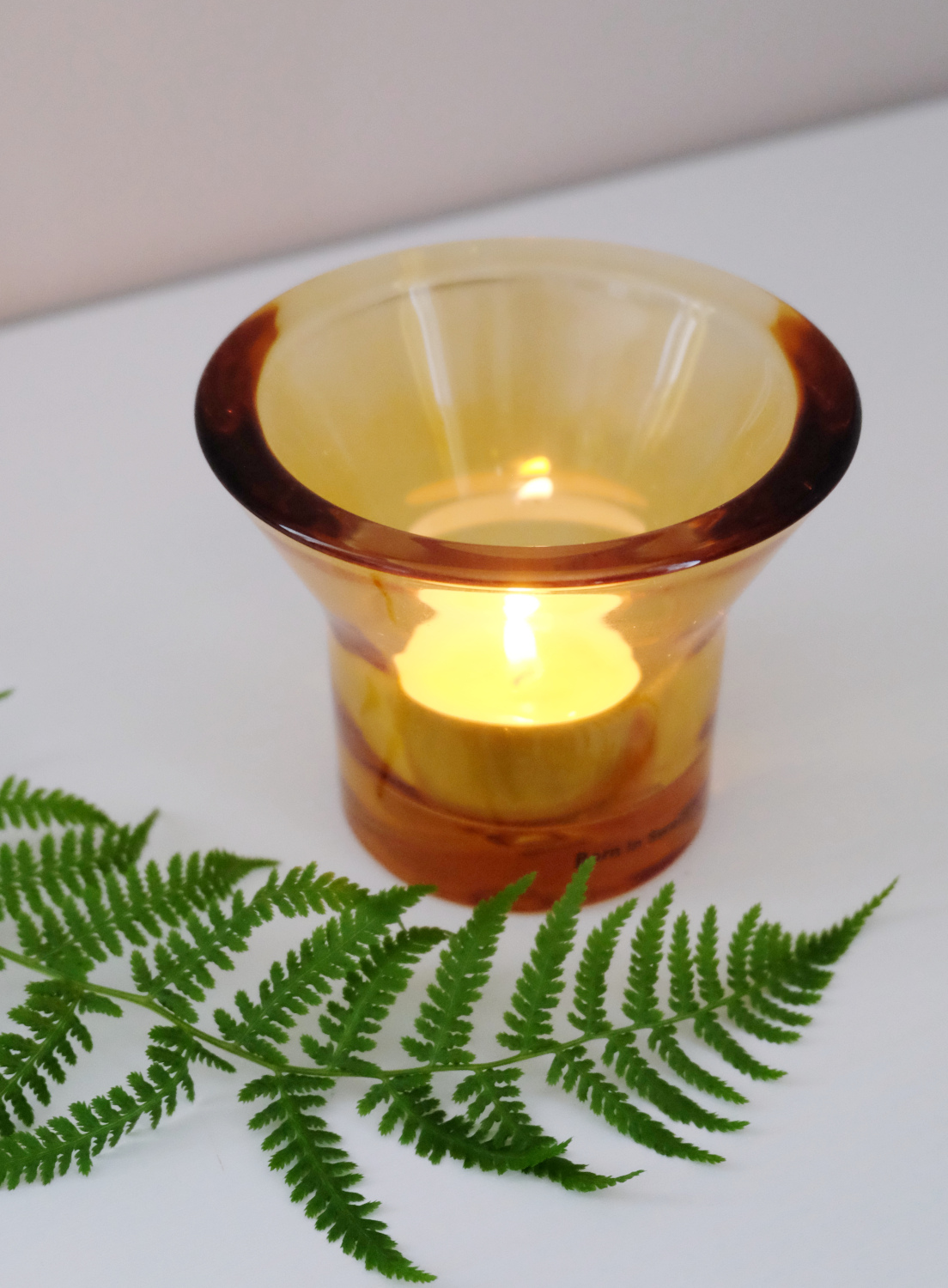 Ruskea kynttilänjalka lasia lämpökynttilälle